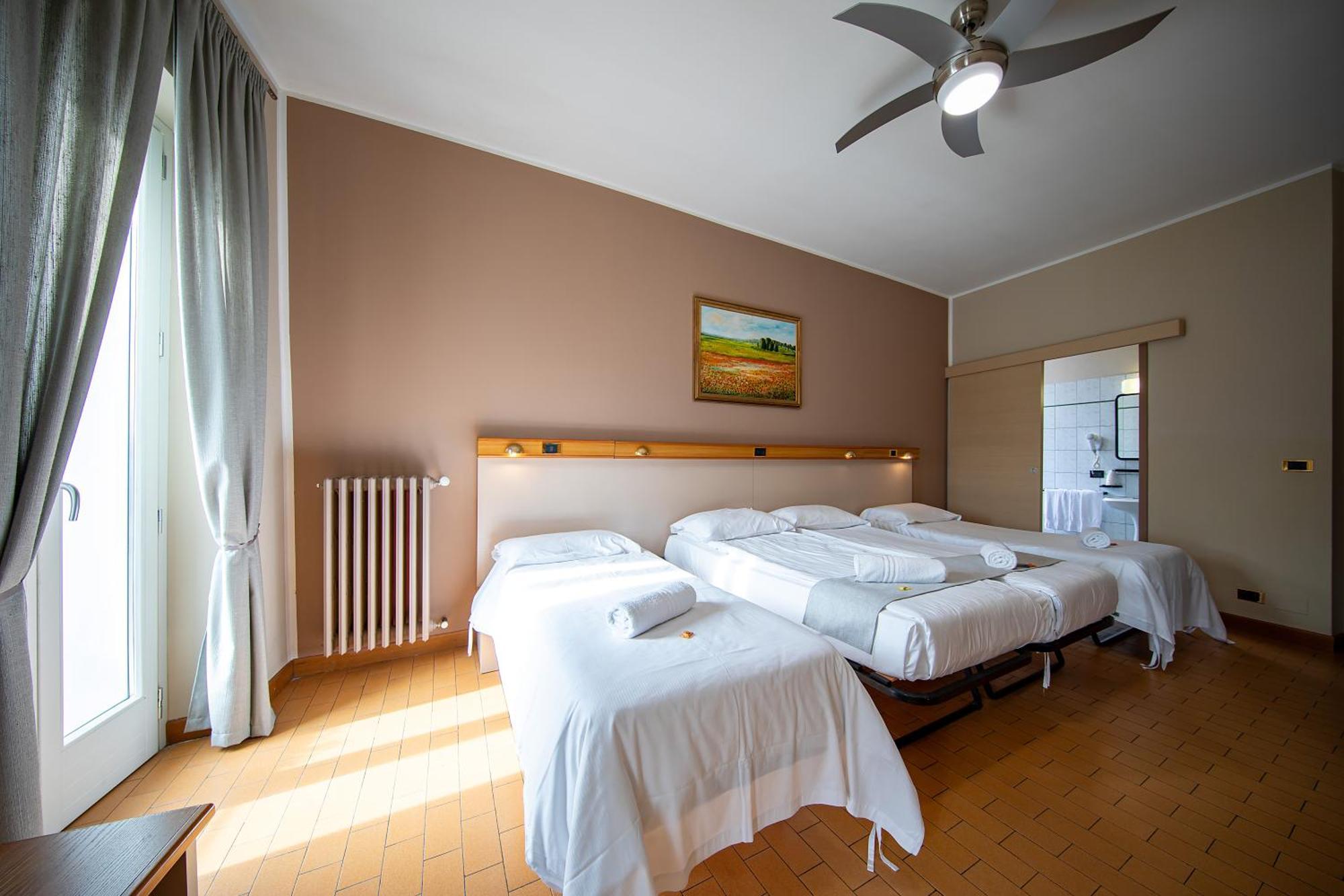 ורבאניה Hotel Novara מראה חיצוני תמונה